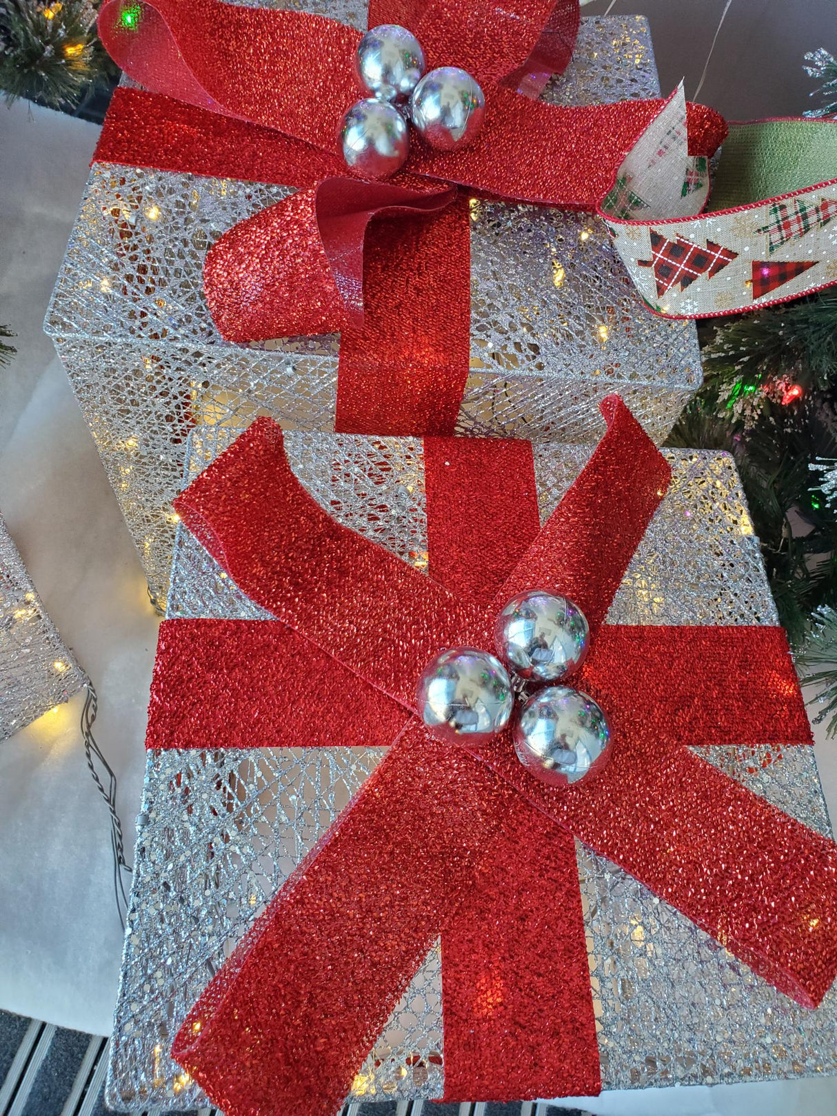 Set of 3 Pre-Lit Crystal Champagne Gift Box Sculptures