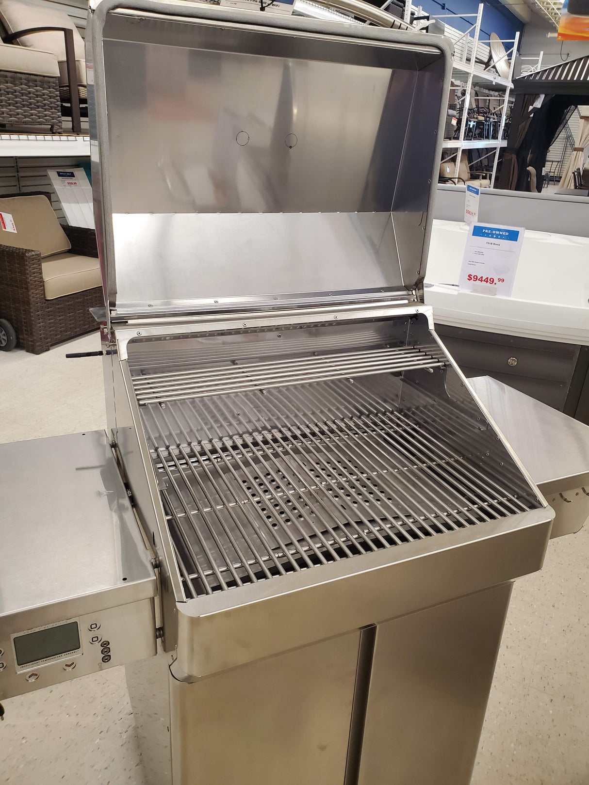 Outlet Memphis Woodfire Grill with WiFi