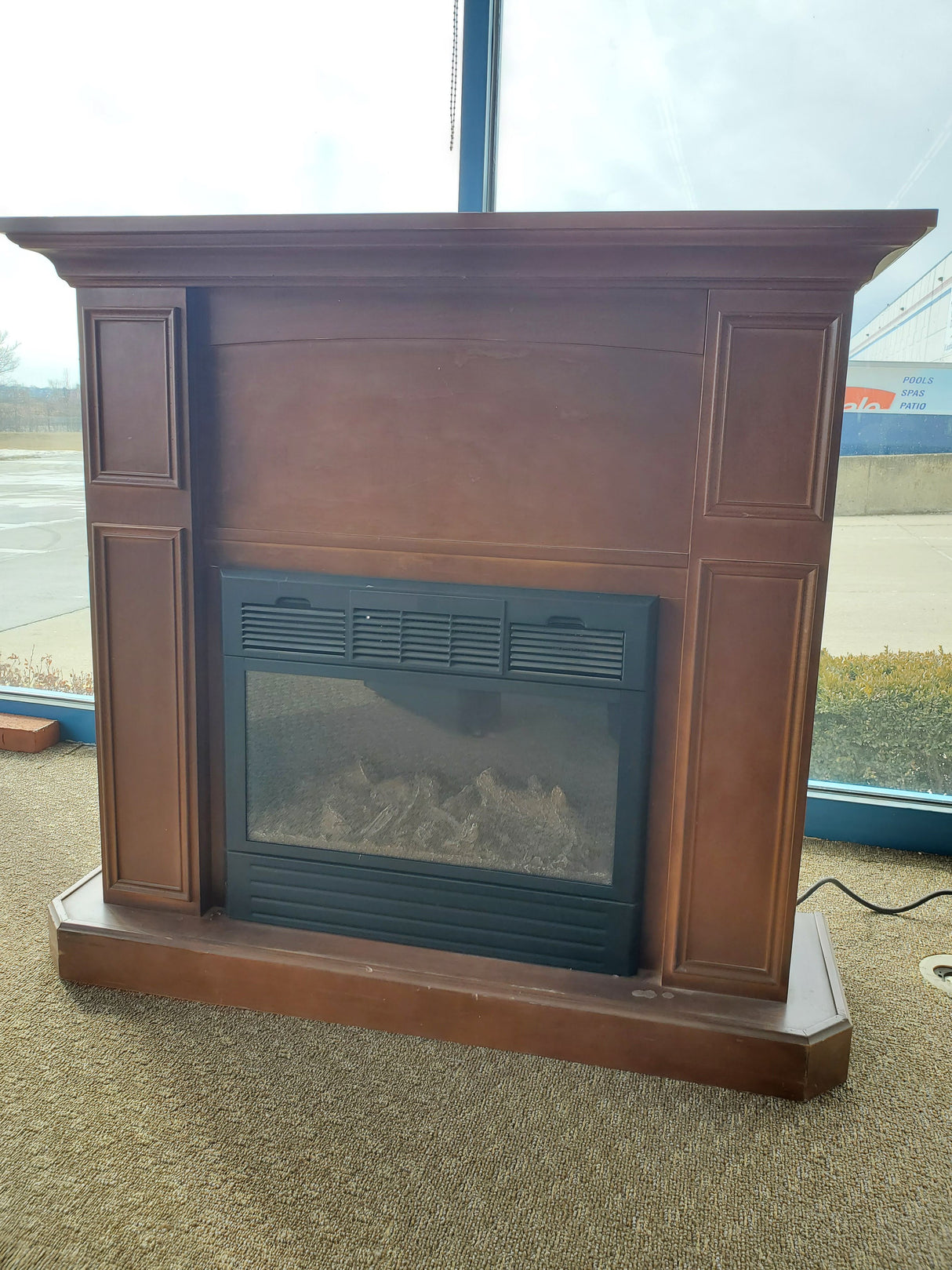 Outlet Josef Pennsylvania Dutch Haus Electric Fireplace