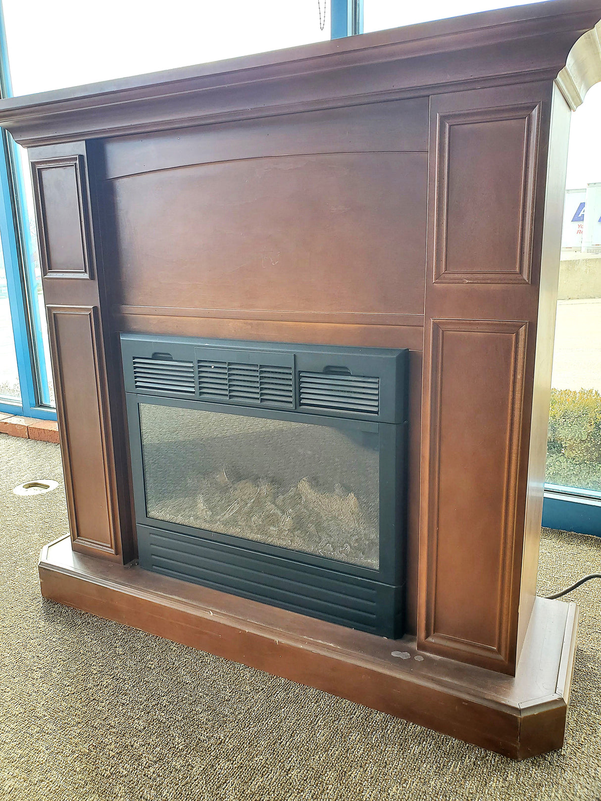 Outlet Josef Pennsylvania Dutch Haus Electric Fireplace
