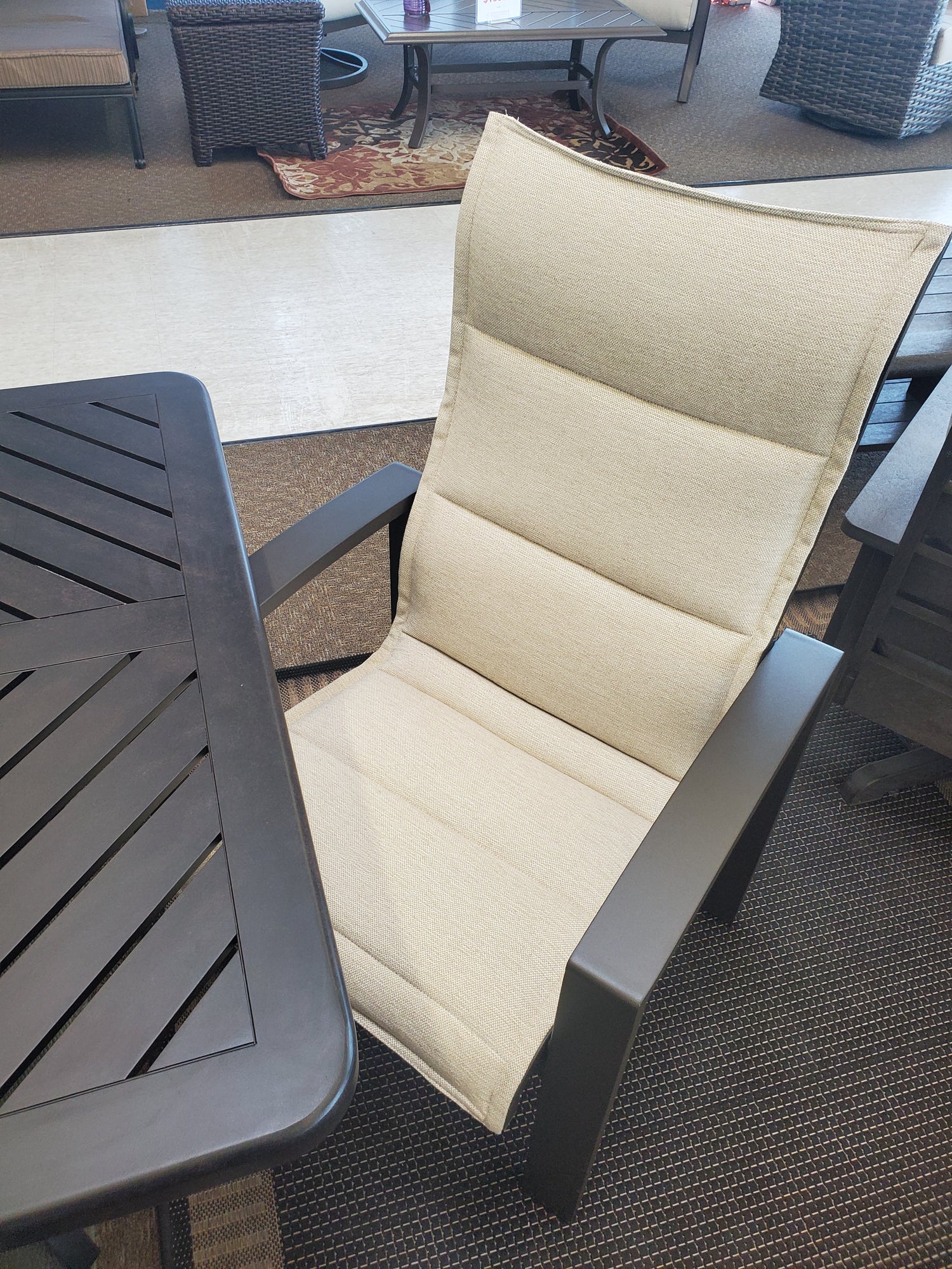 Outlet Sahara Dining Set