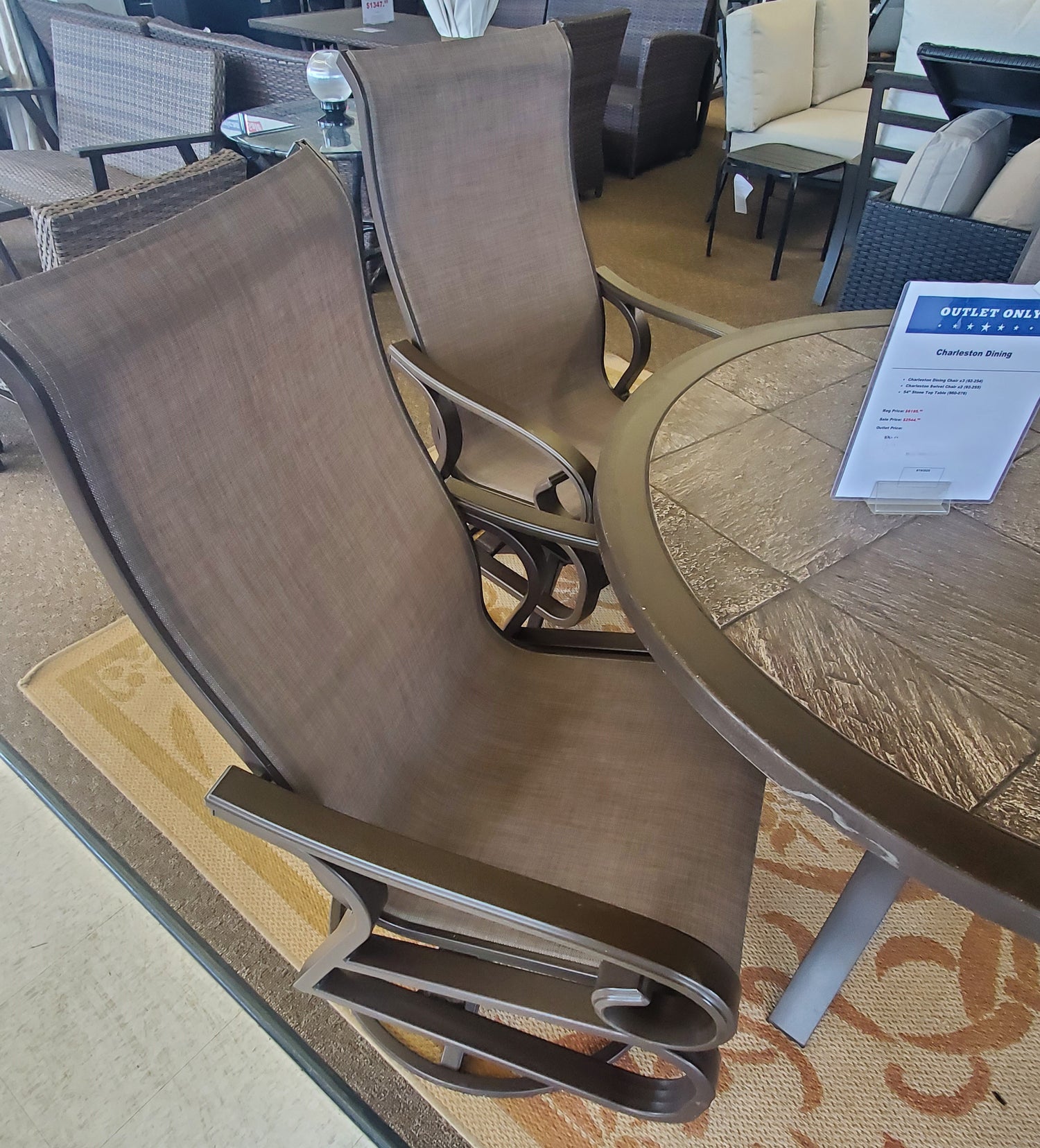 Outlet Charleston Dining Set