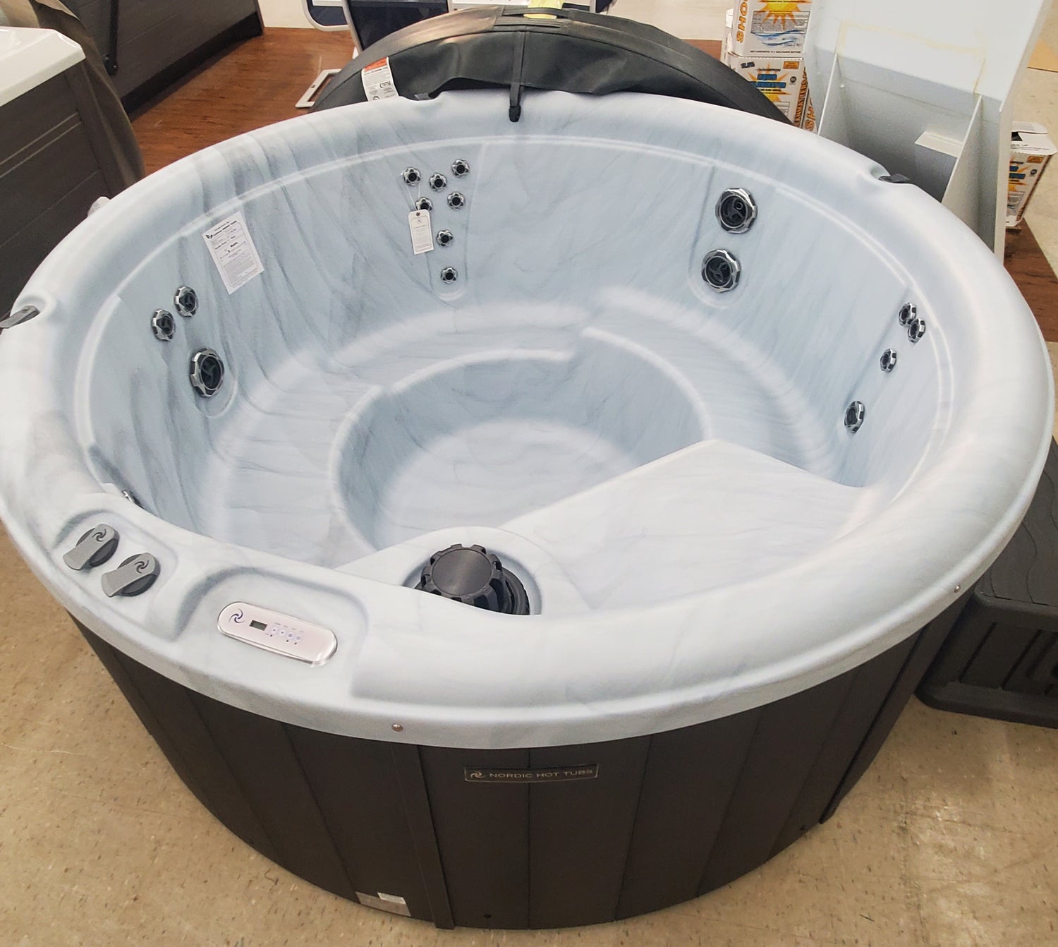 Outlet Crown Classic Series Nordic Hot Tub