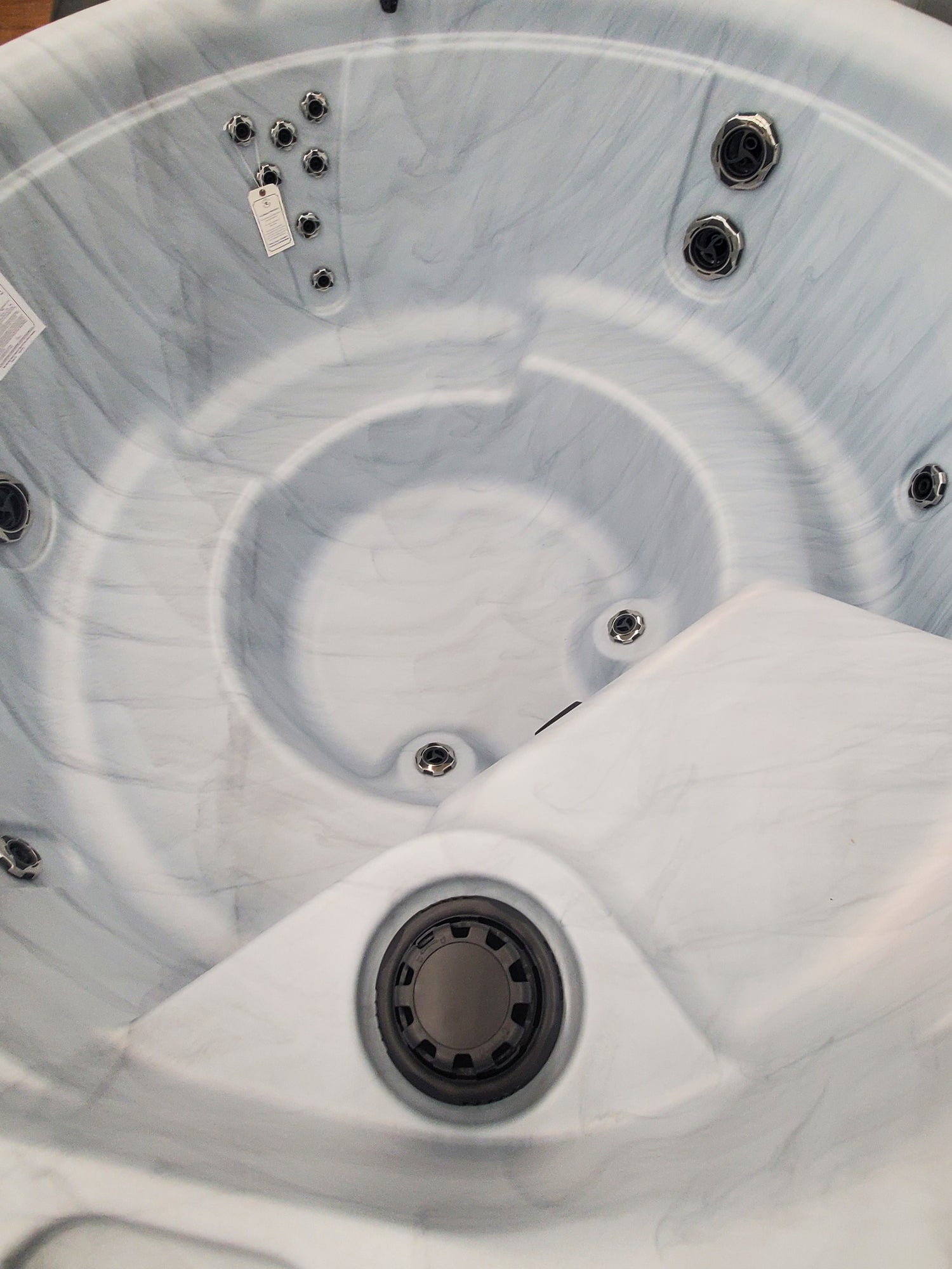 Outlet Crown Classic Series Nordic Hot Tub