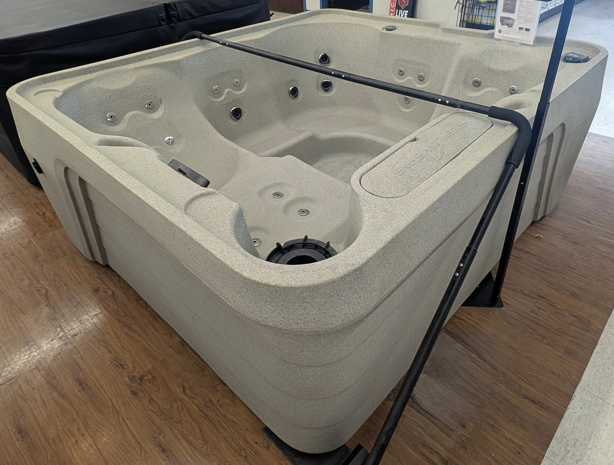 Outlet 2021 Freeflow Spas Excursion Hot Tub