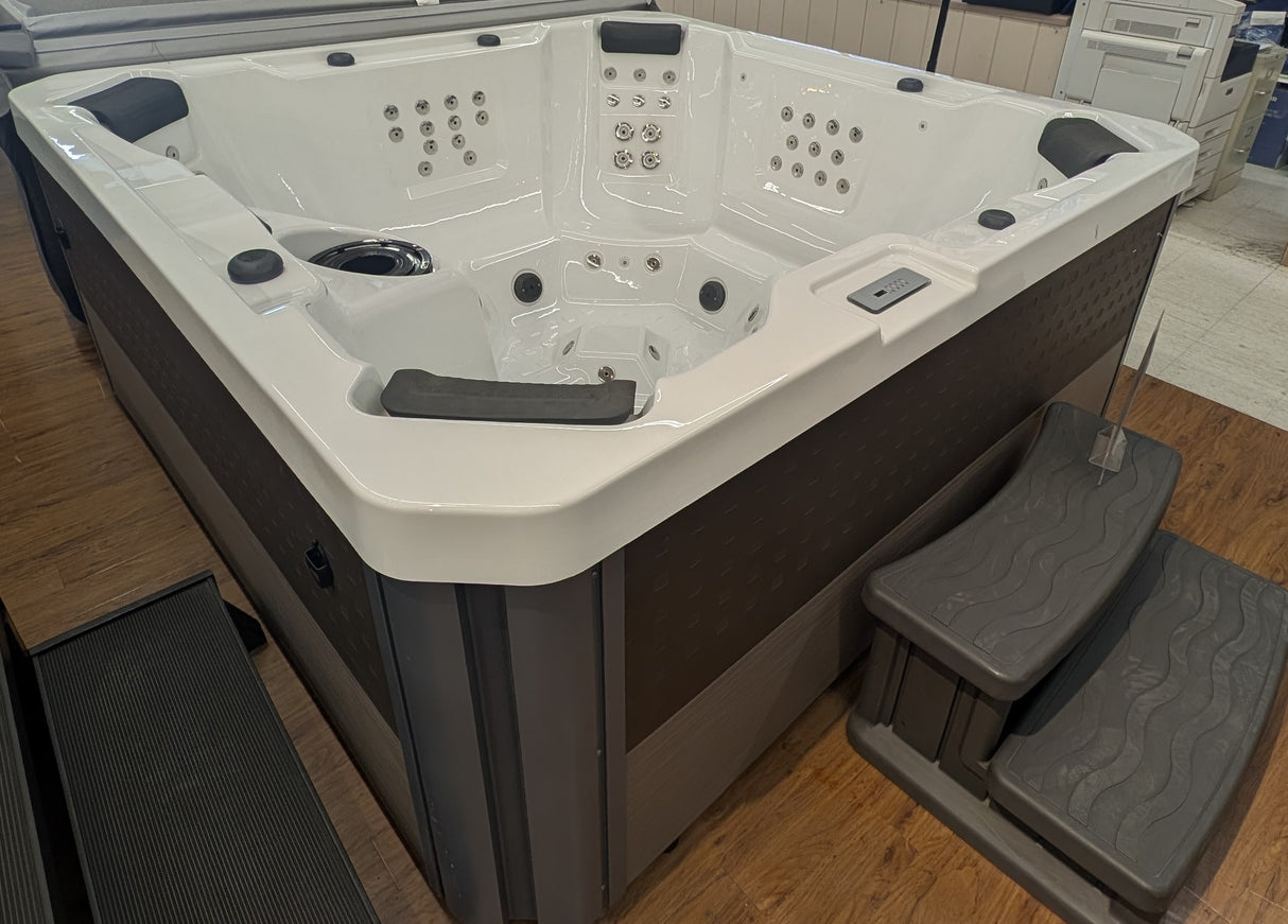 Outlet 2025 Enrich Hot Tubs Serenity Vitality Collection