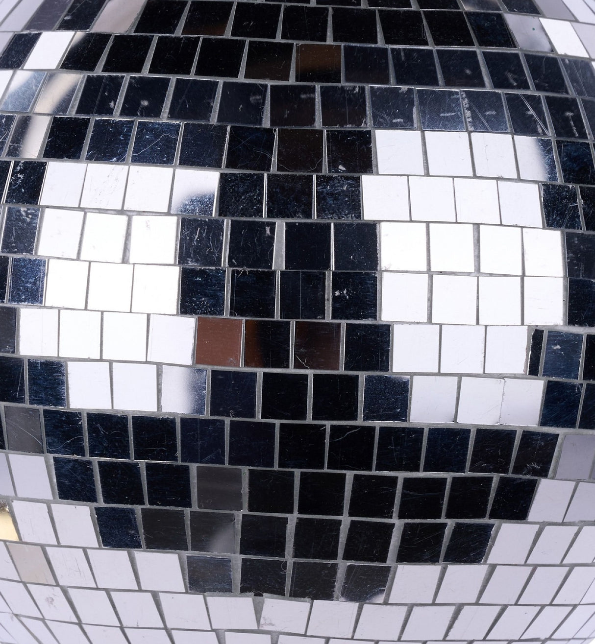 This is an up close view of the plastic mirror tiles on the ornament.