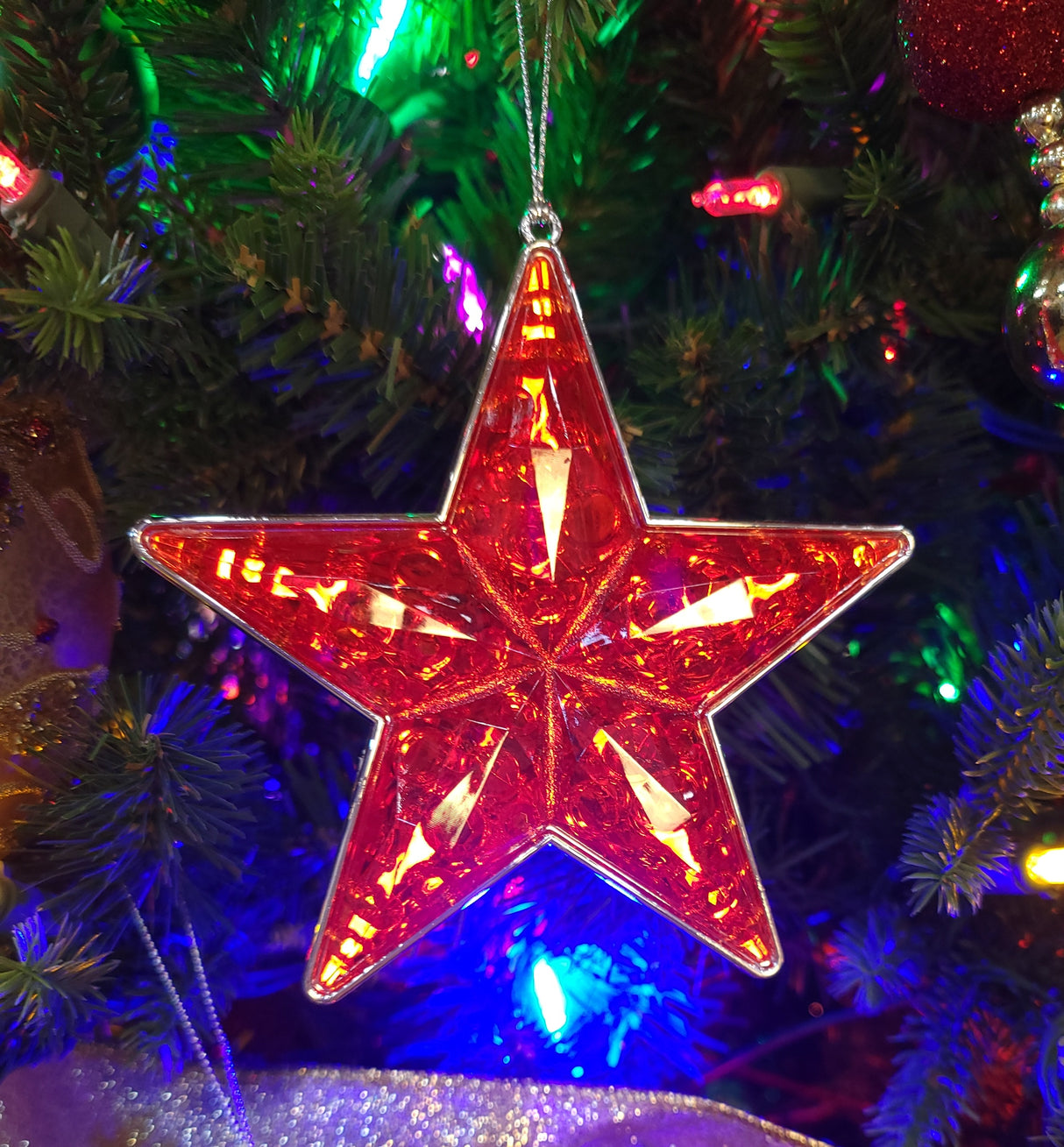 4.7" Star Ornament (Red/Apple Green)