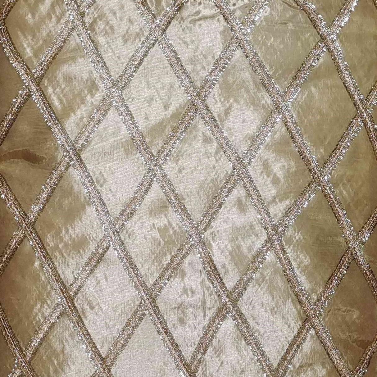 48" Gold and Glitter Criss-Cross Silk Tree Skirt