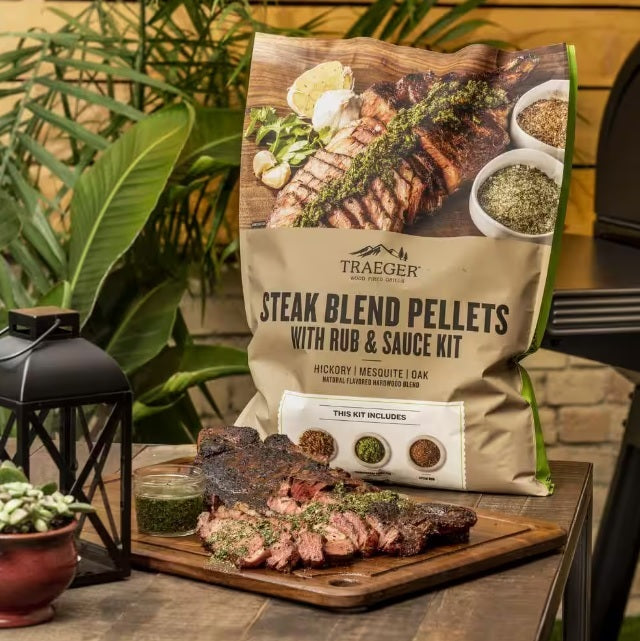 Traeger Steak Blend Pellets with Rub & Sauce Kit