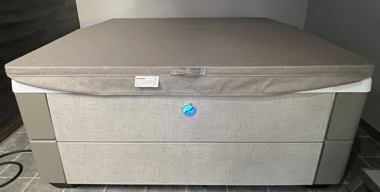 Clearance 2025 Hot Spring Highlife Aria Hot Tub