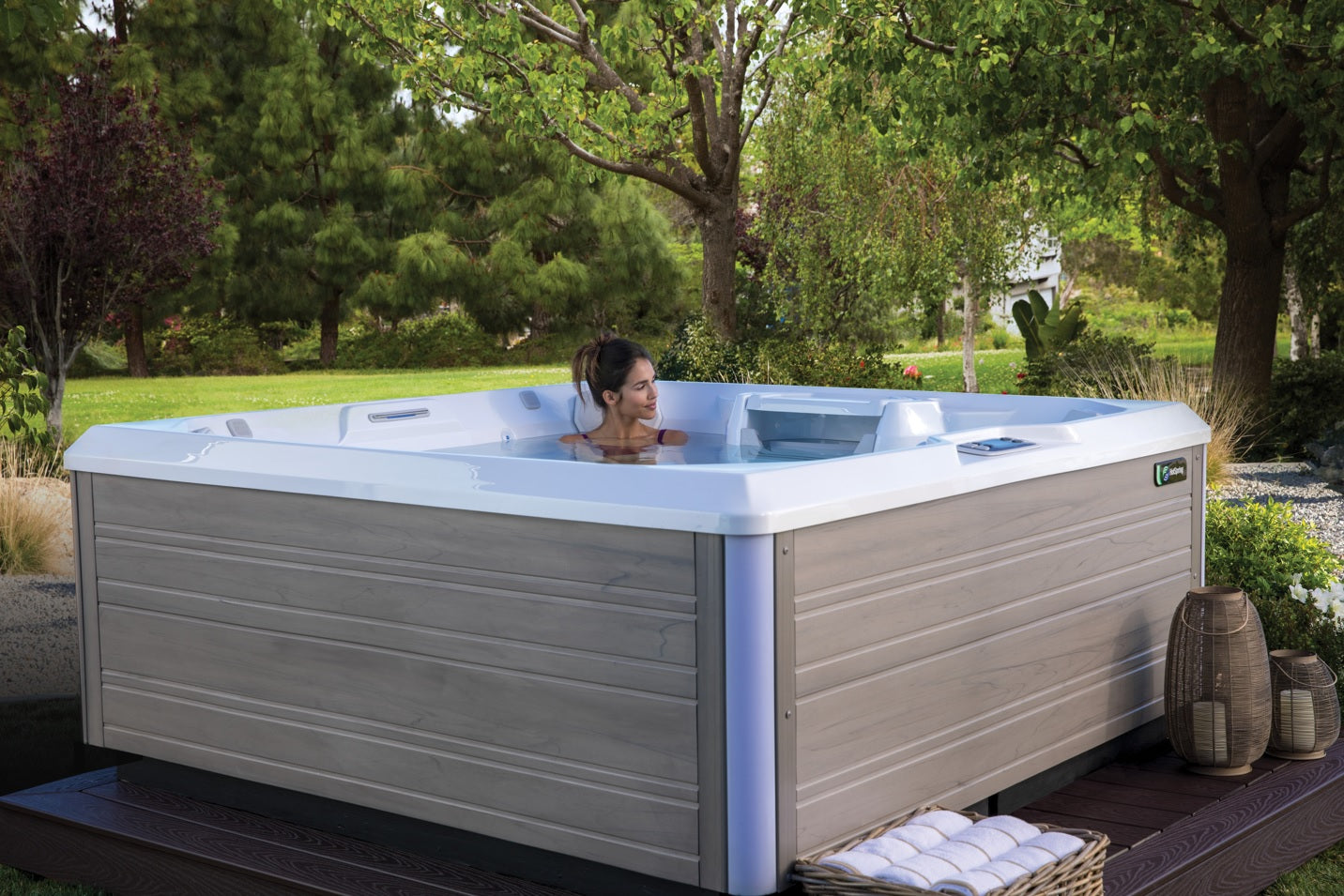 Hot Spring Limelight Collection Beam Hot Tub