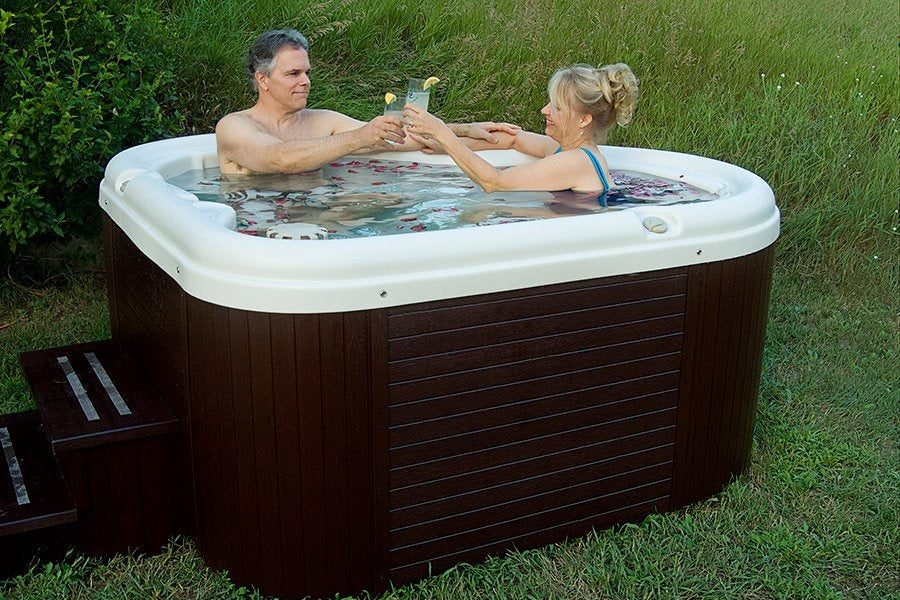 D'Amour Modern Series Nordic Hot Tub