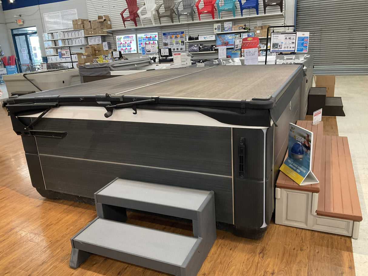 Outlet 2023 Hot Spring Highlife Grandee Hot Tub