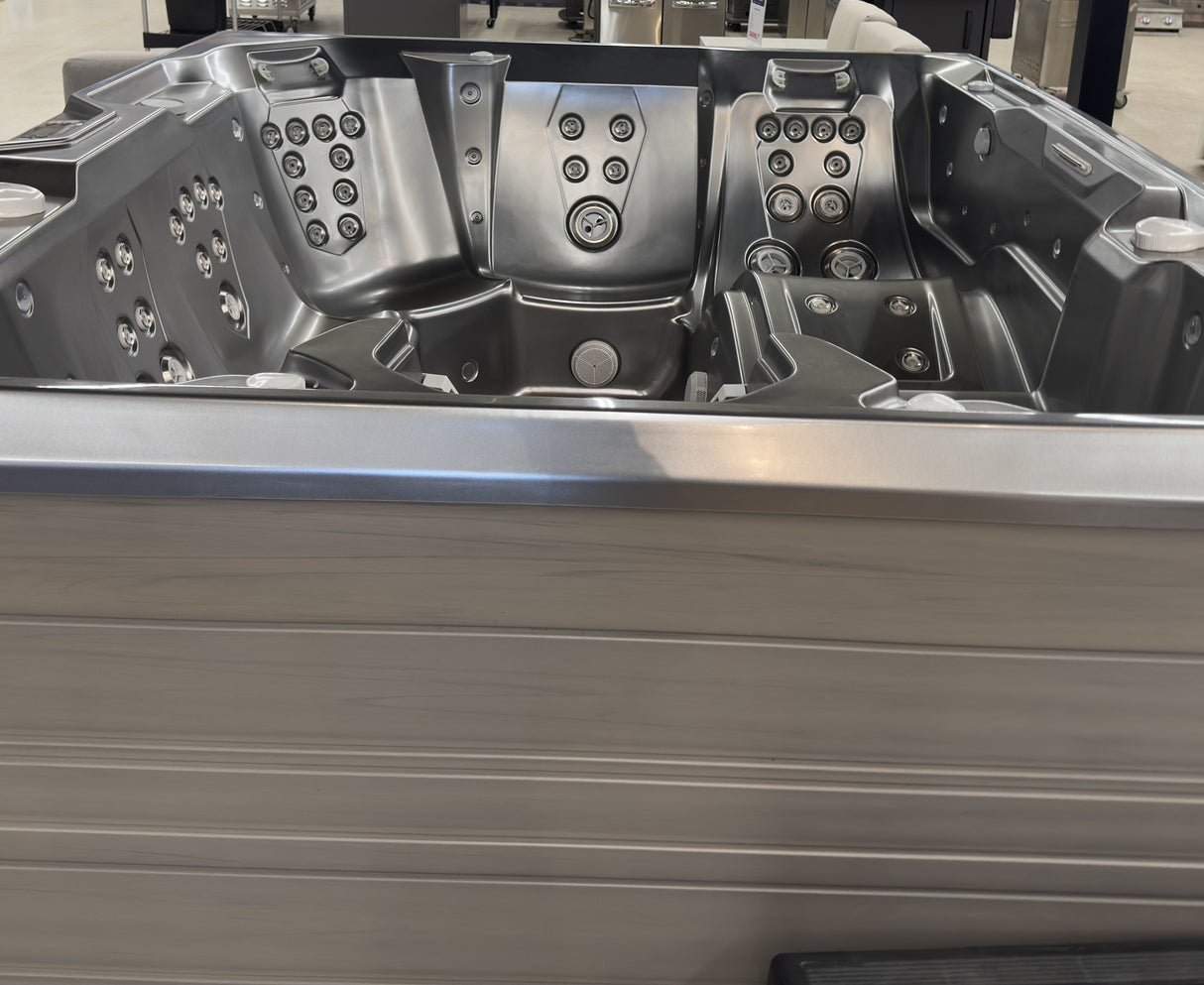 Outlet Hot Spring Limelight Prism Hot Tub