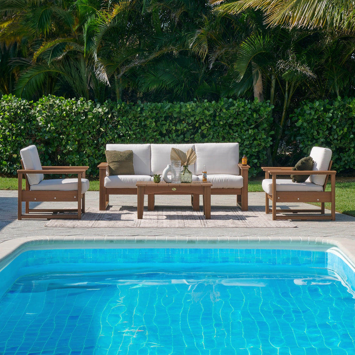Lanai Deep Seating Set from LuxCraft