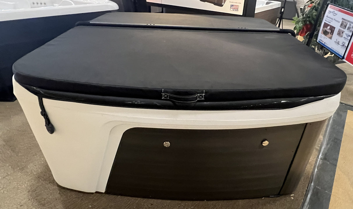 Clearance 2024 Freeflow Spas Monterey Premier Hot Tub