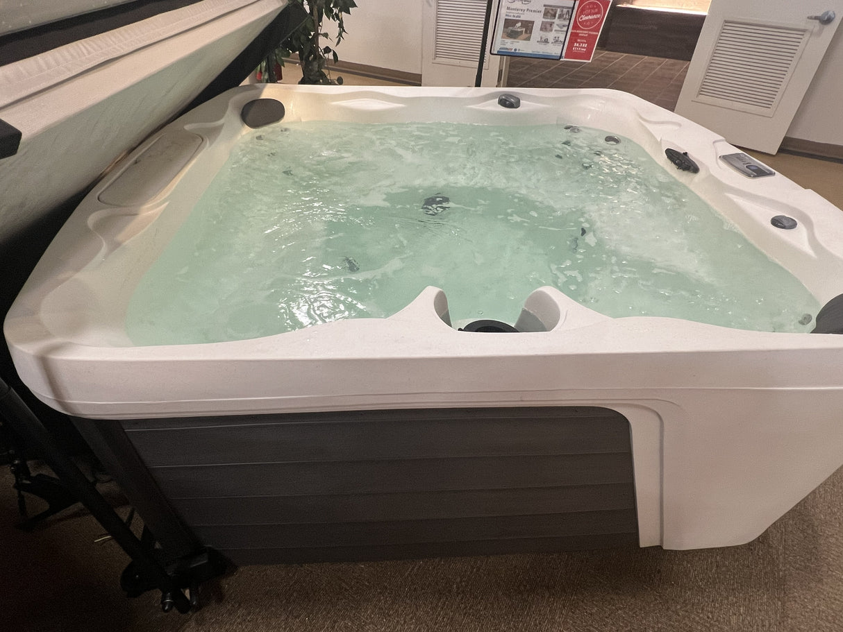 Clearance 2024 Freeflow Spas Monterey Premier Hot Tub