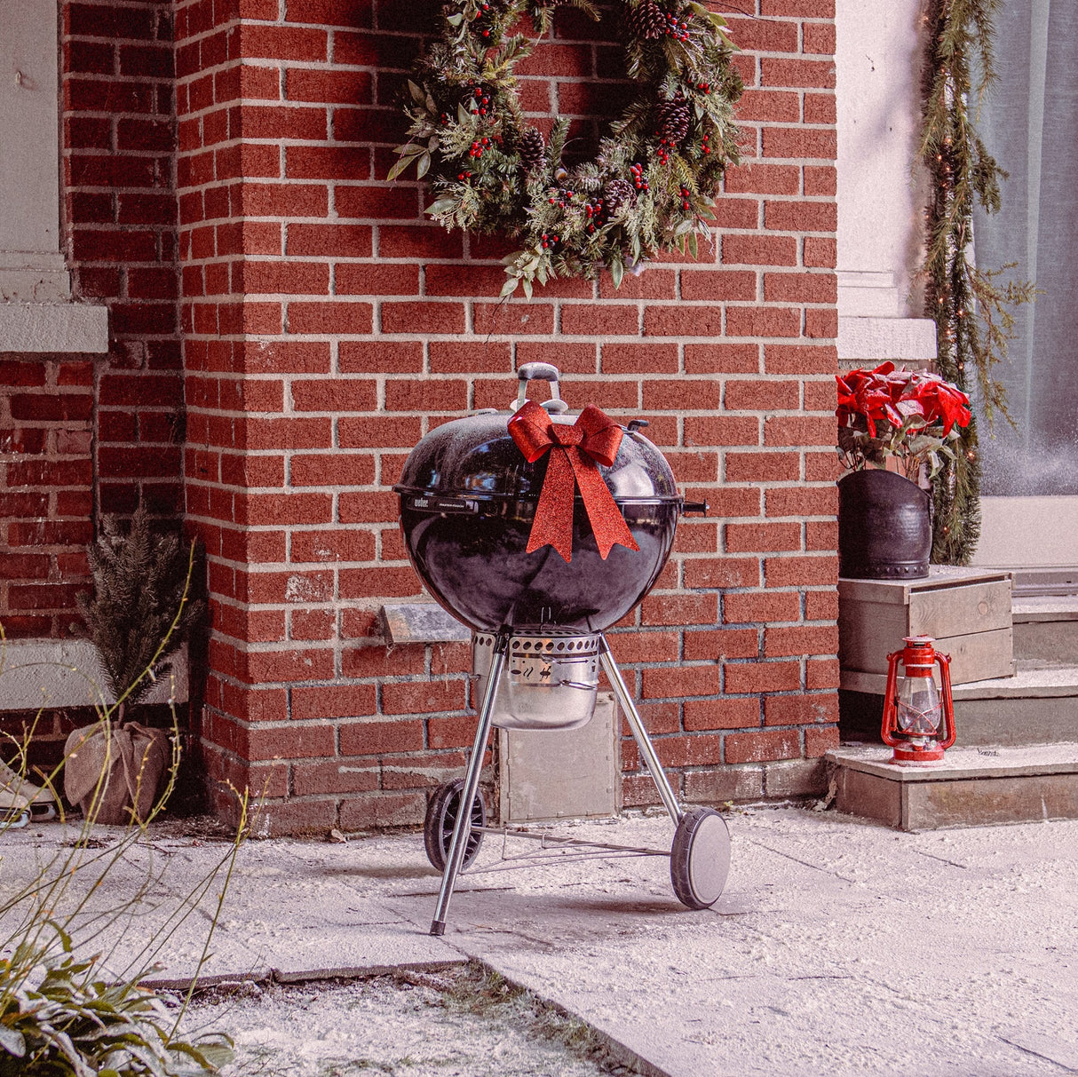 Weber Original Kettle 26" Premium Charcoal Grill