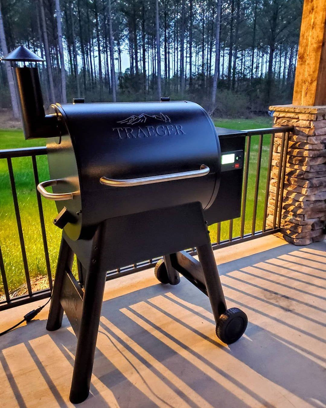 Traeger Pro 575 Black WiFi-Enabled Pellet Grill