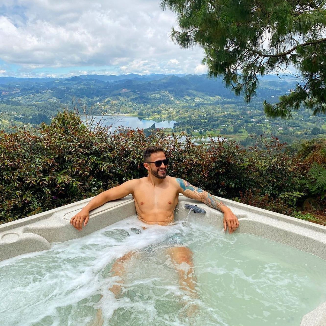 Freeflow Spas Monterey™ Premier Hot Tub