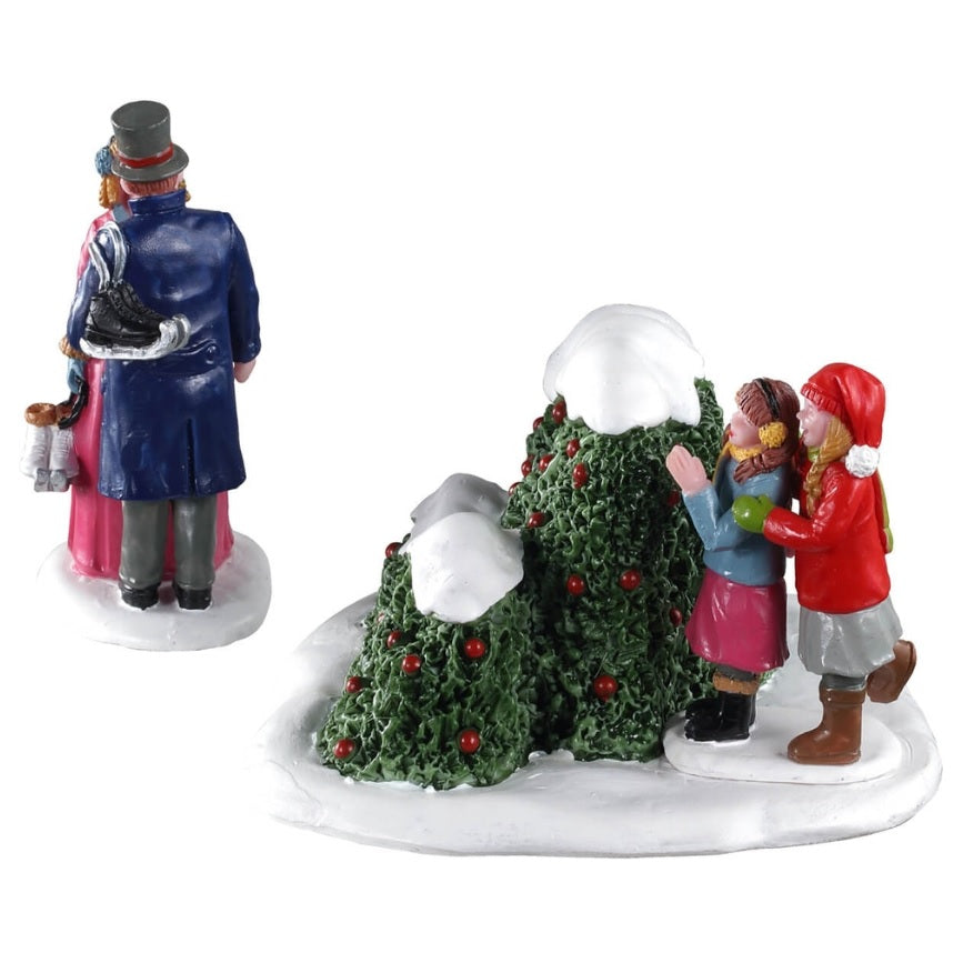Lemax Caddington Village Table Piece: Skating Romance, Set of 2 #03525