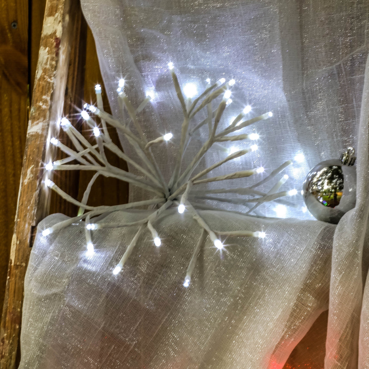 16" Twinkling LED Starburst Clusters