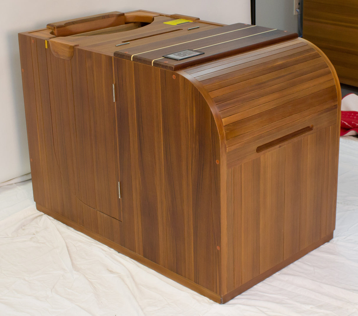 Essential Lounge Half Sauna