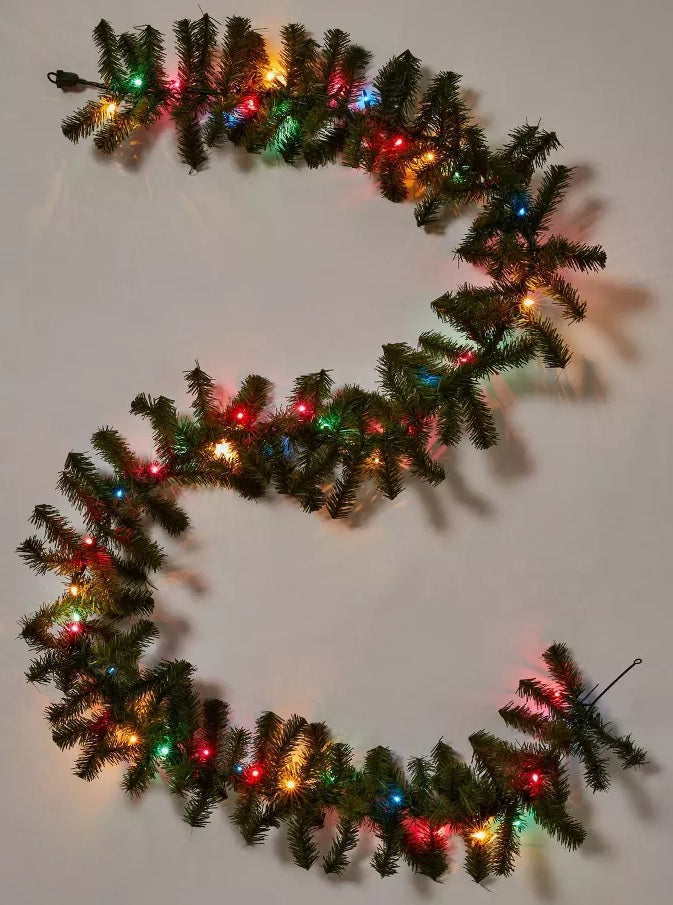 9' Canadian Pine Pre-Lit Artificial Garland