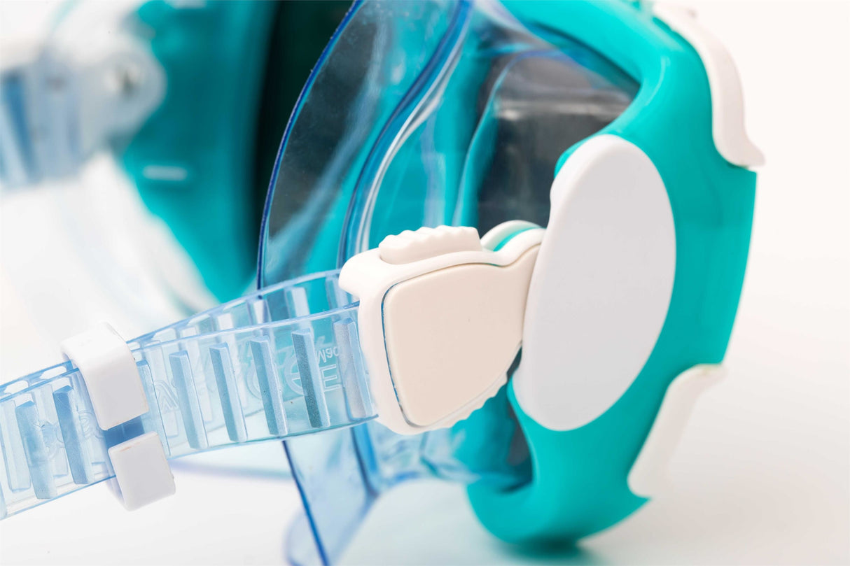 Swim mask and snorkel. There are two color options: black or teal.