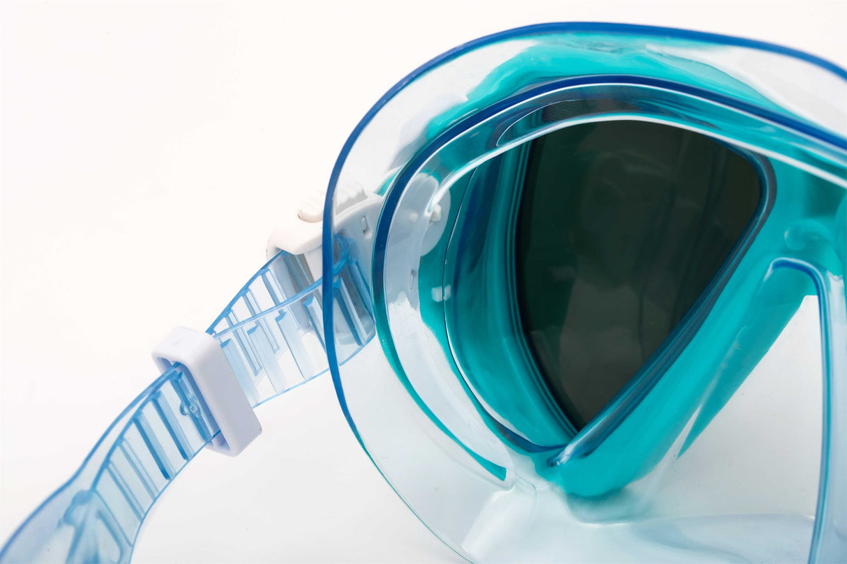 Swim mask and snorkel. There are two color options: black or teal.