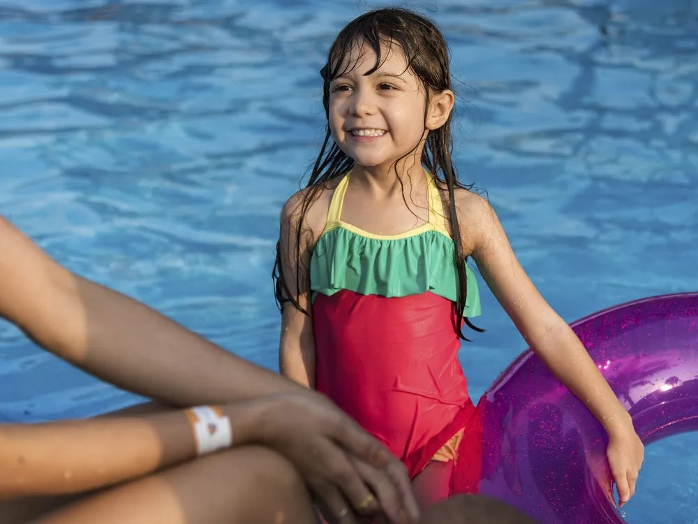 Inner tube for kids. There are two color options: Yellow or Purple.