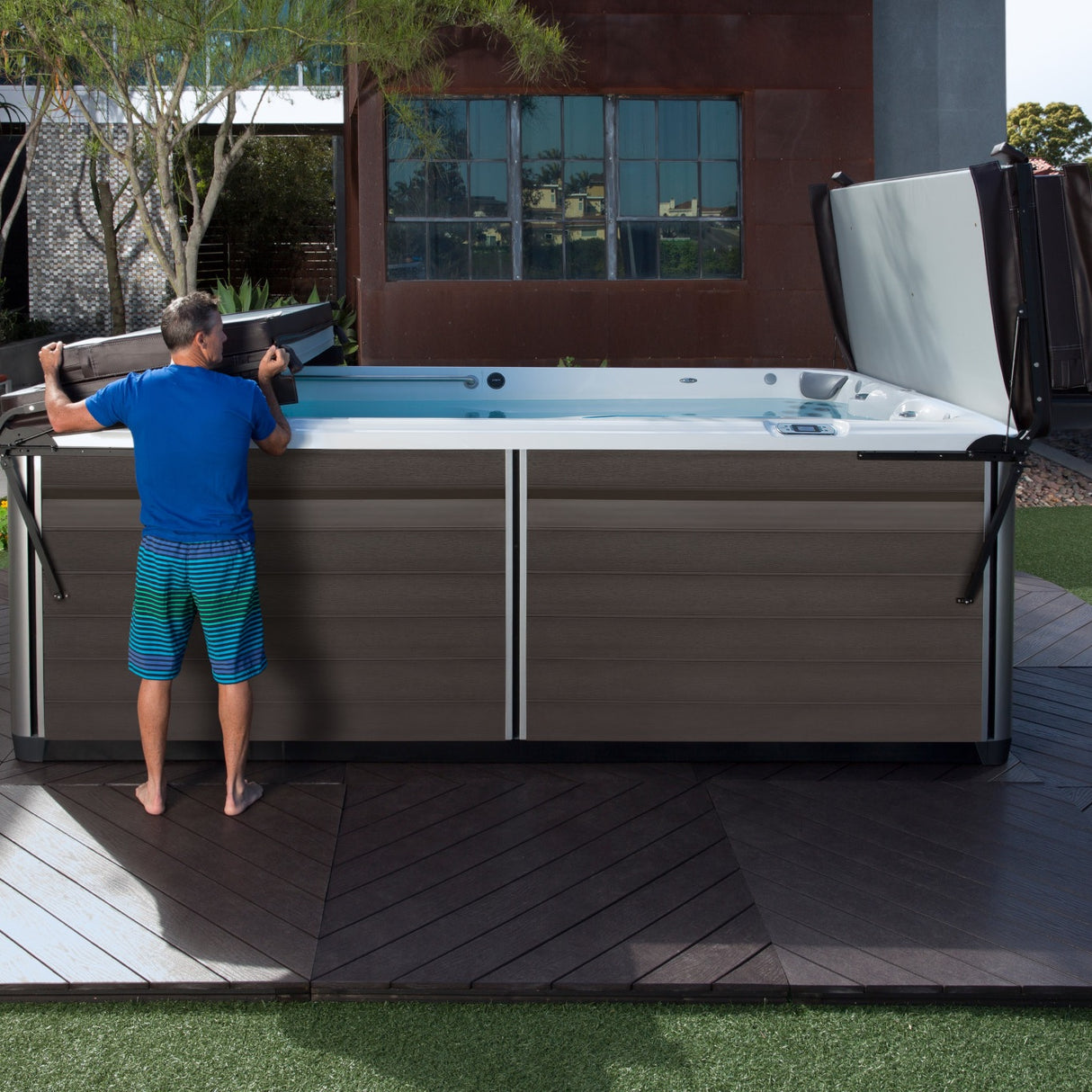 Endless Pools® Fitness System Watkins Bi-Fold Cover & Lifter