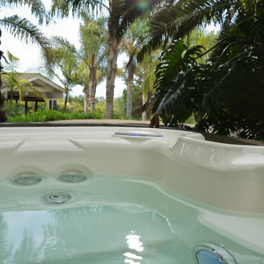 Hot Spring Highlife Collection Jetsetter LX Hot Tub