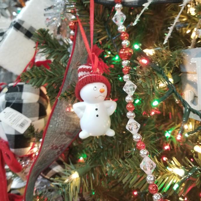 9' Red, White and Silver Iridescent Beaded Hand-Strung Bead Garland