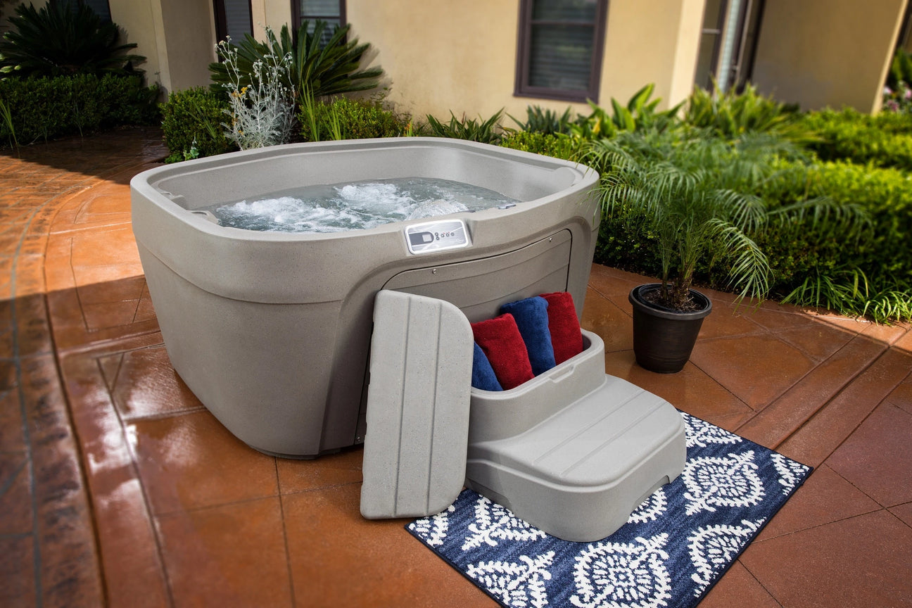 Freeflow Collection Hot Tubs and Spas
