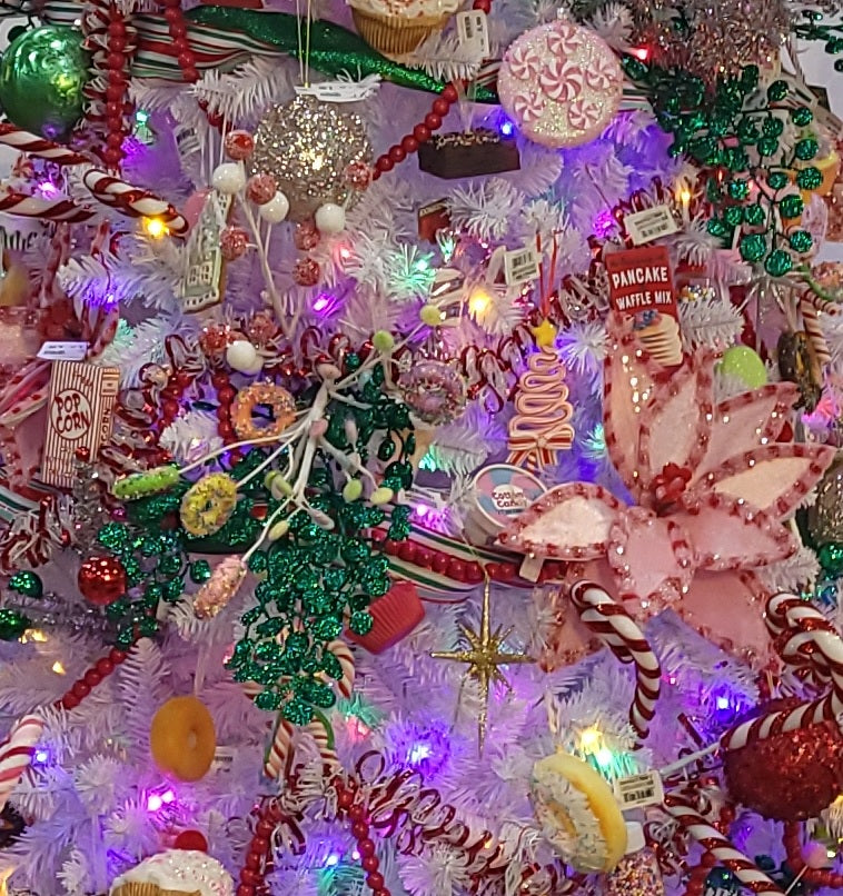 The Treat Shop Theme Tree