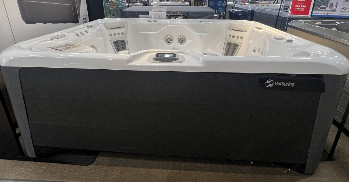 Clearance 2021 Hot Spring Highlife Grandee Hot Tub