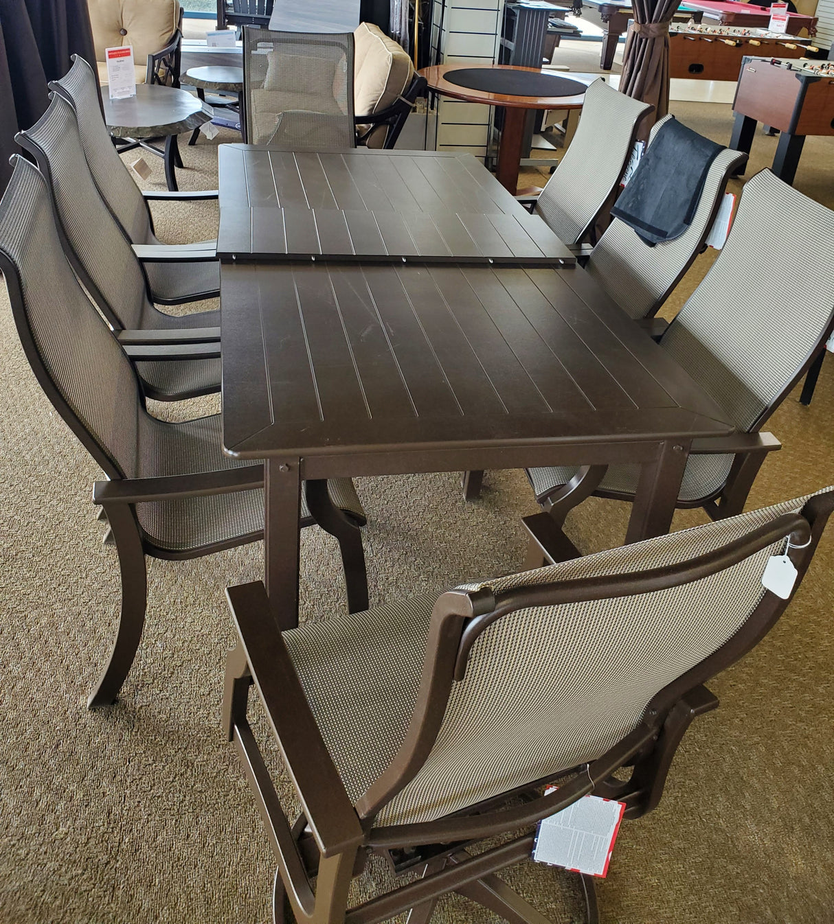 Outlet St. Catherine Set with Extendable Dining Table