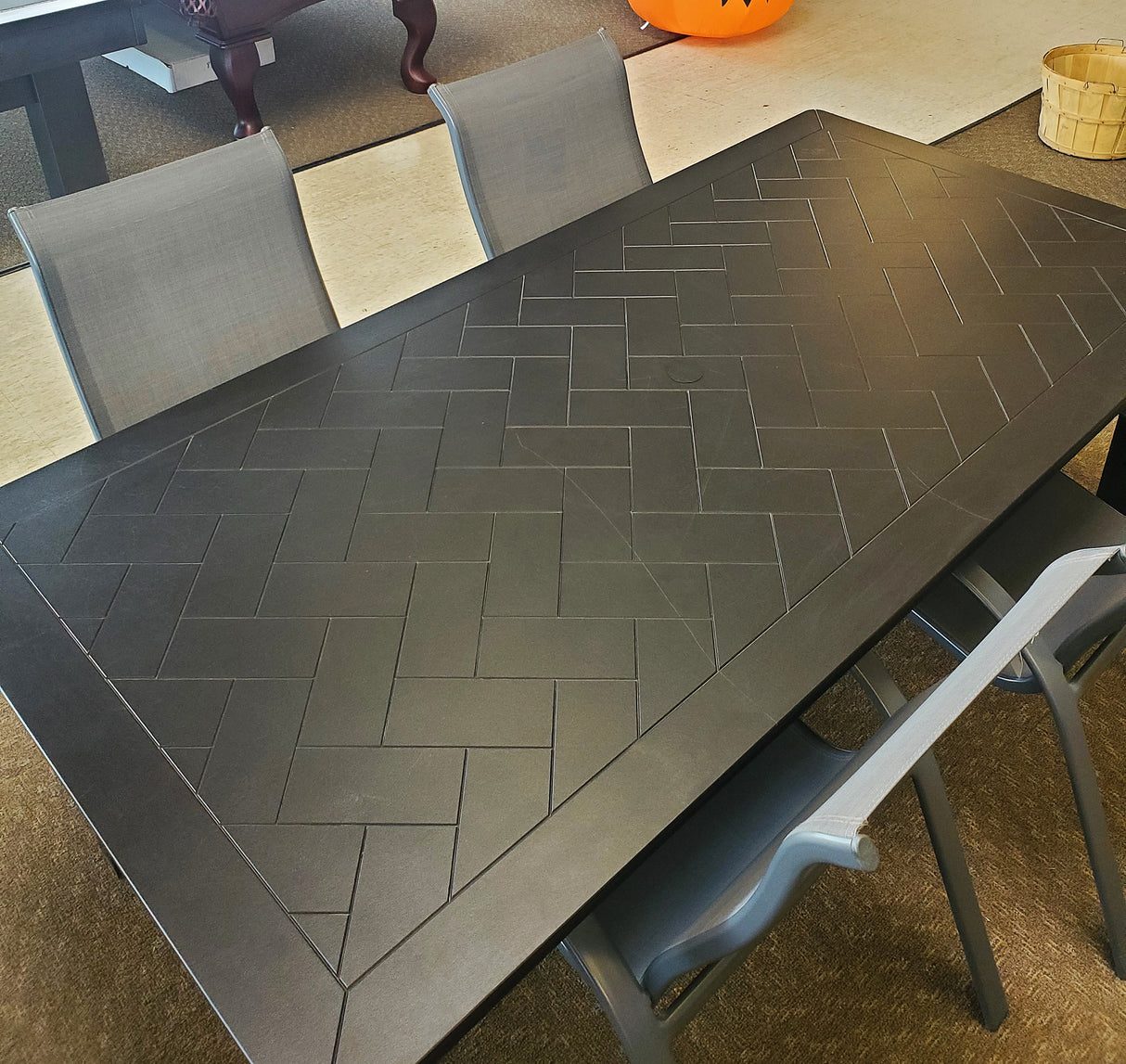 Outlet Herring Dining Set