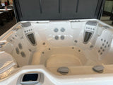Clearance 2023 Hot Spring Highlife Grandee Hot Tub