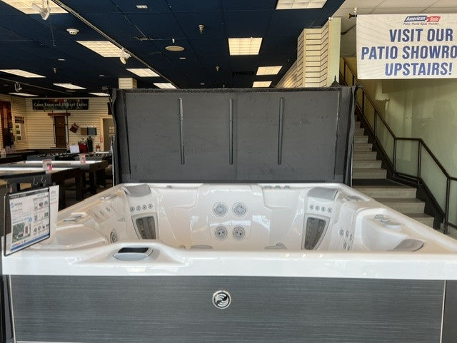 Clearance 2023 Hot Spring Highlife Grandee Hot Tub