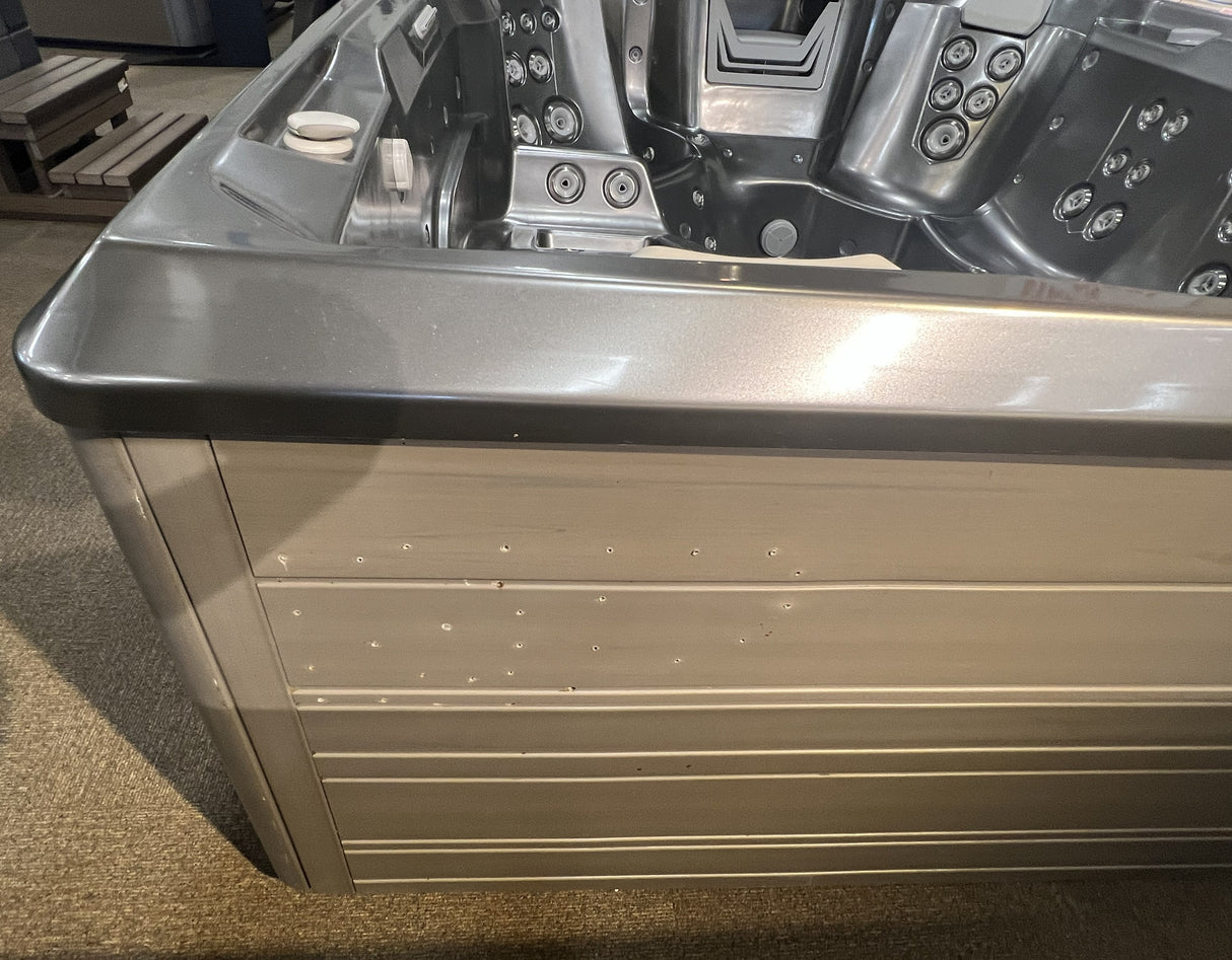 Clearance 2022 Hot Spring Limelight Prism Hot Tub