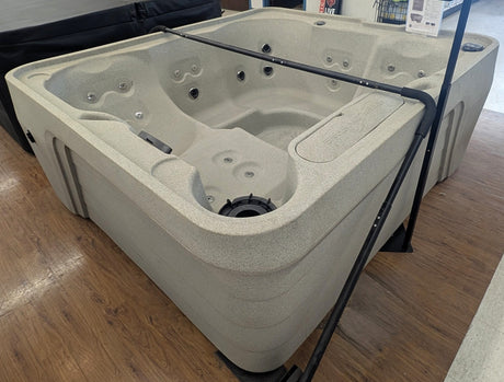 Outlet 2021 Freeflow Spas Excursion Hot Tub