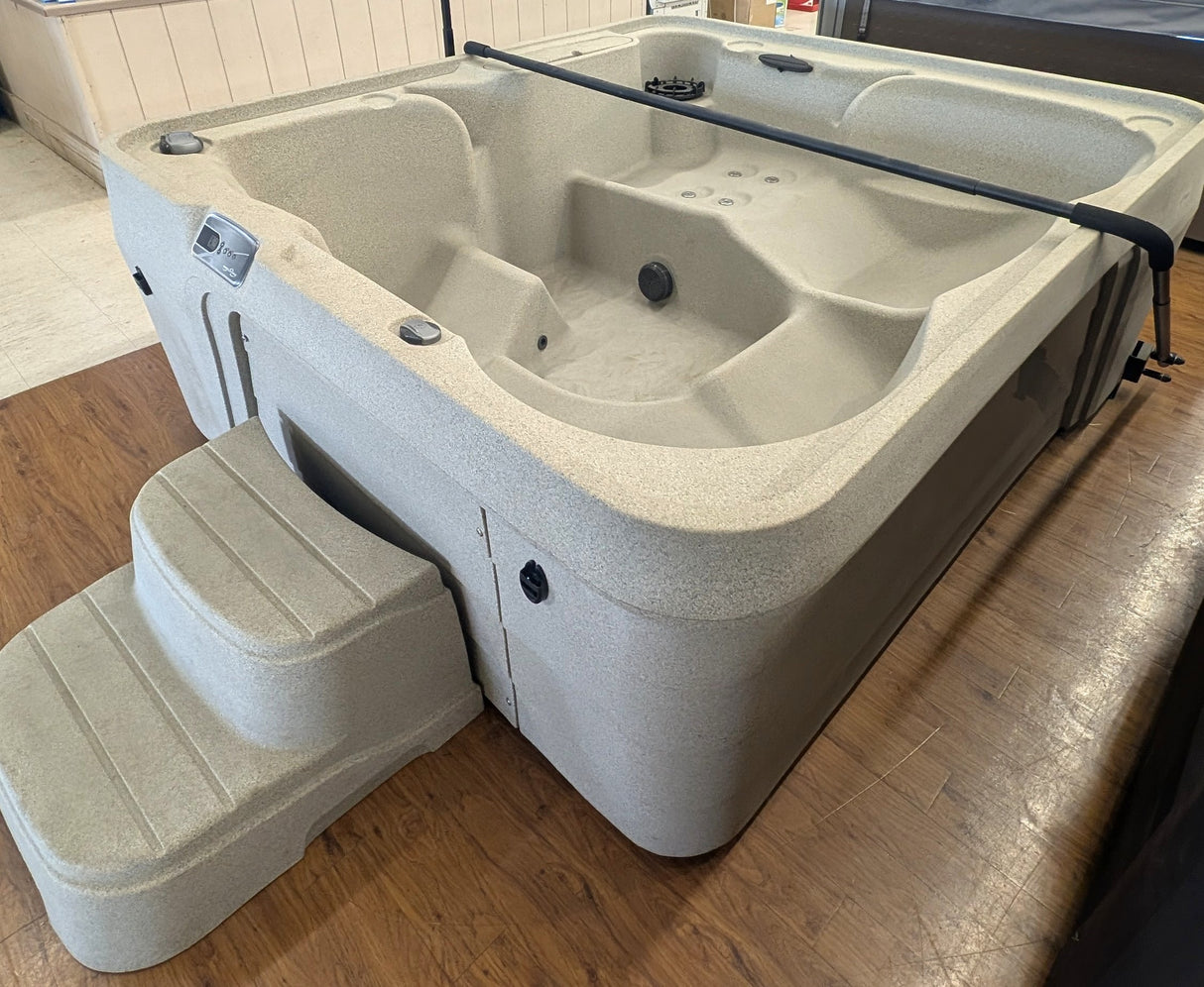 Outlet 2021 Freeflow Spas Excursion Hot Tub