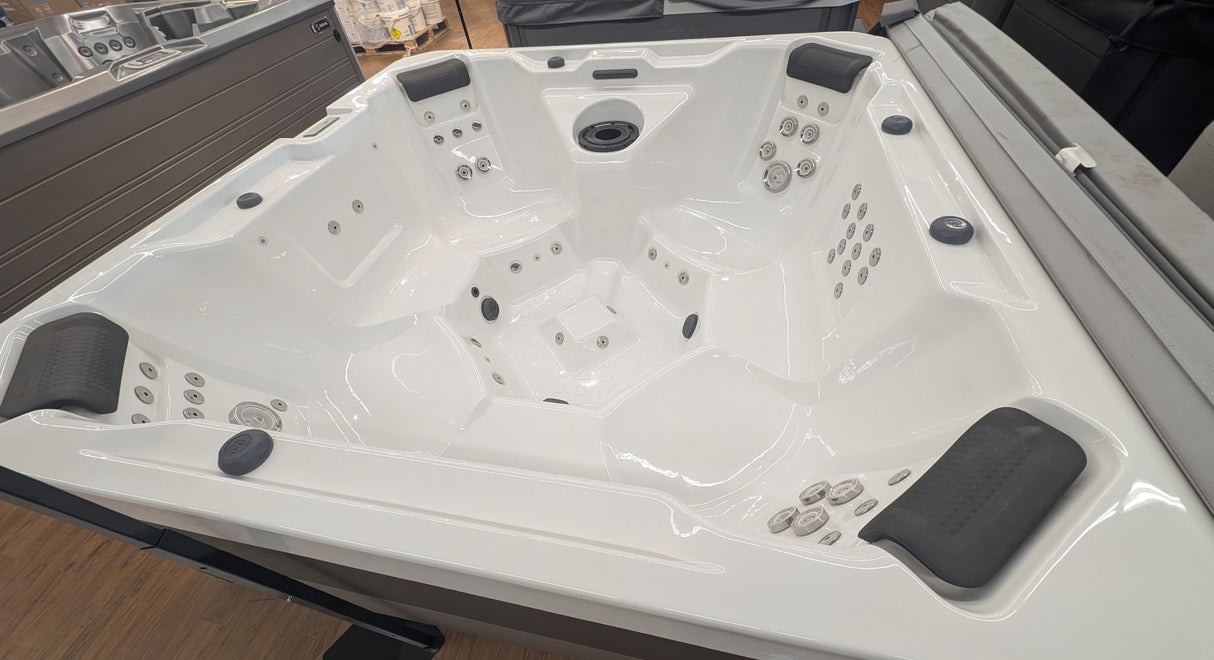 Outlet 2025 Enrich Hot Tubs Serenity Vitality Collection