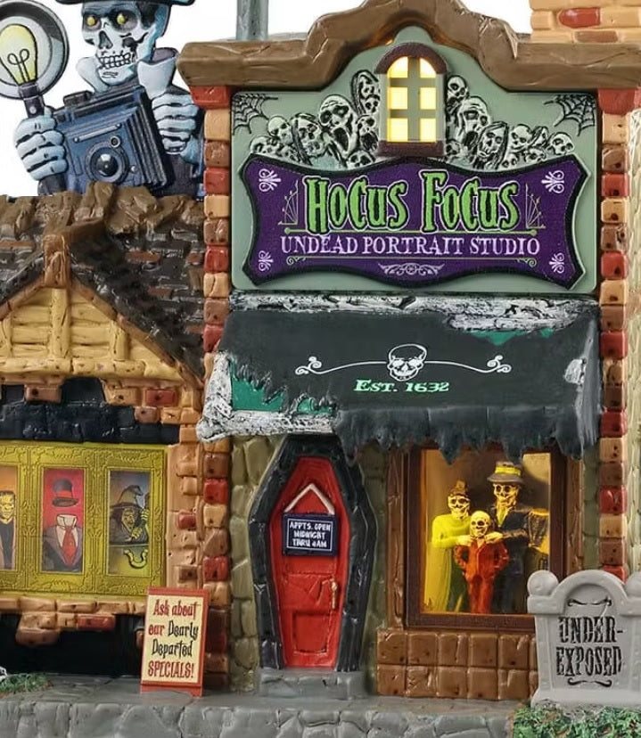 Lemax Spooky Town Hocus Focus Undead Portrait Studio #55304