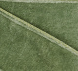 This is an up close view of the velvet material and the wired edge.