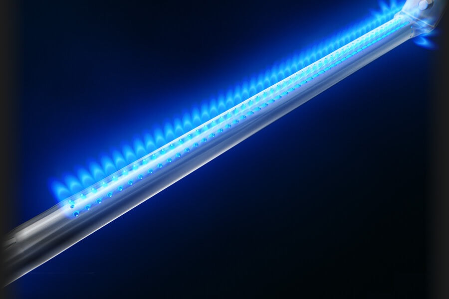 Cross lighting burner. If a burner goes out or fails to light, cross-lighting brackets automatically ignite the adjacent burners.