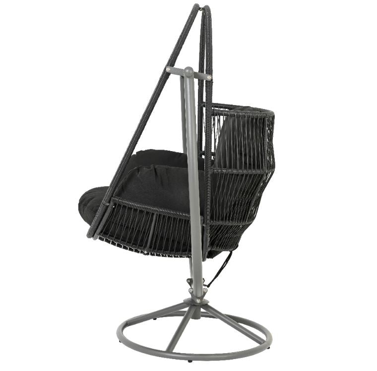 Wicker chair shaped like an egg. This is the black option. This is the view from the side.